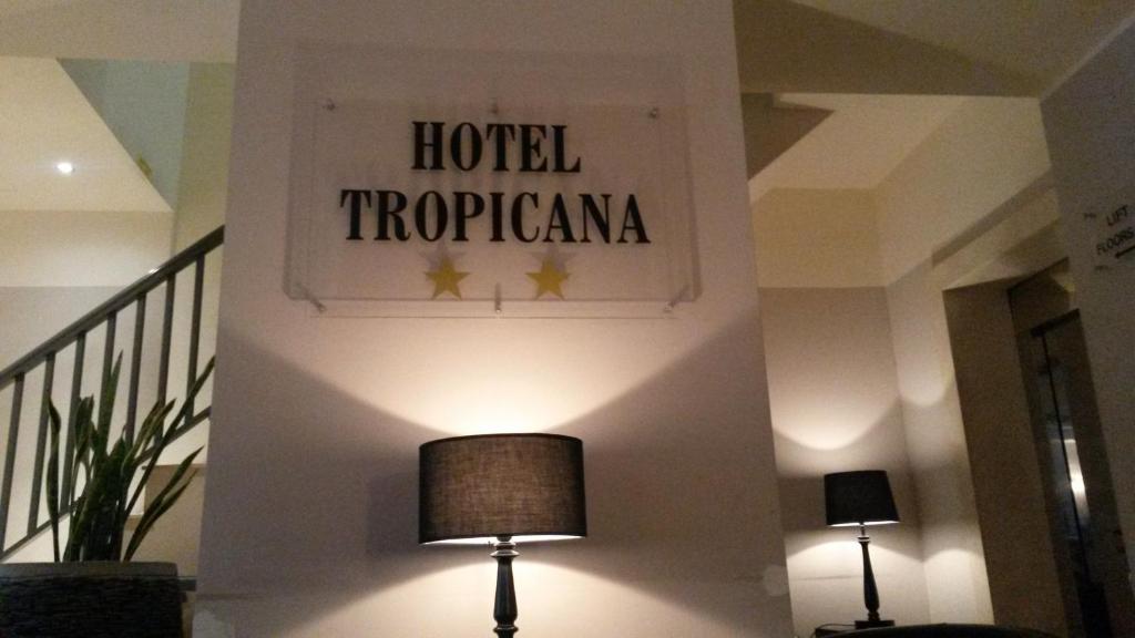 Tropicana Hotel Saint Julian's Екстериор снимка